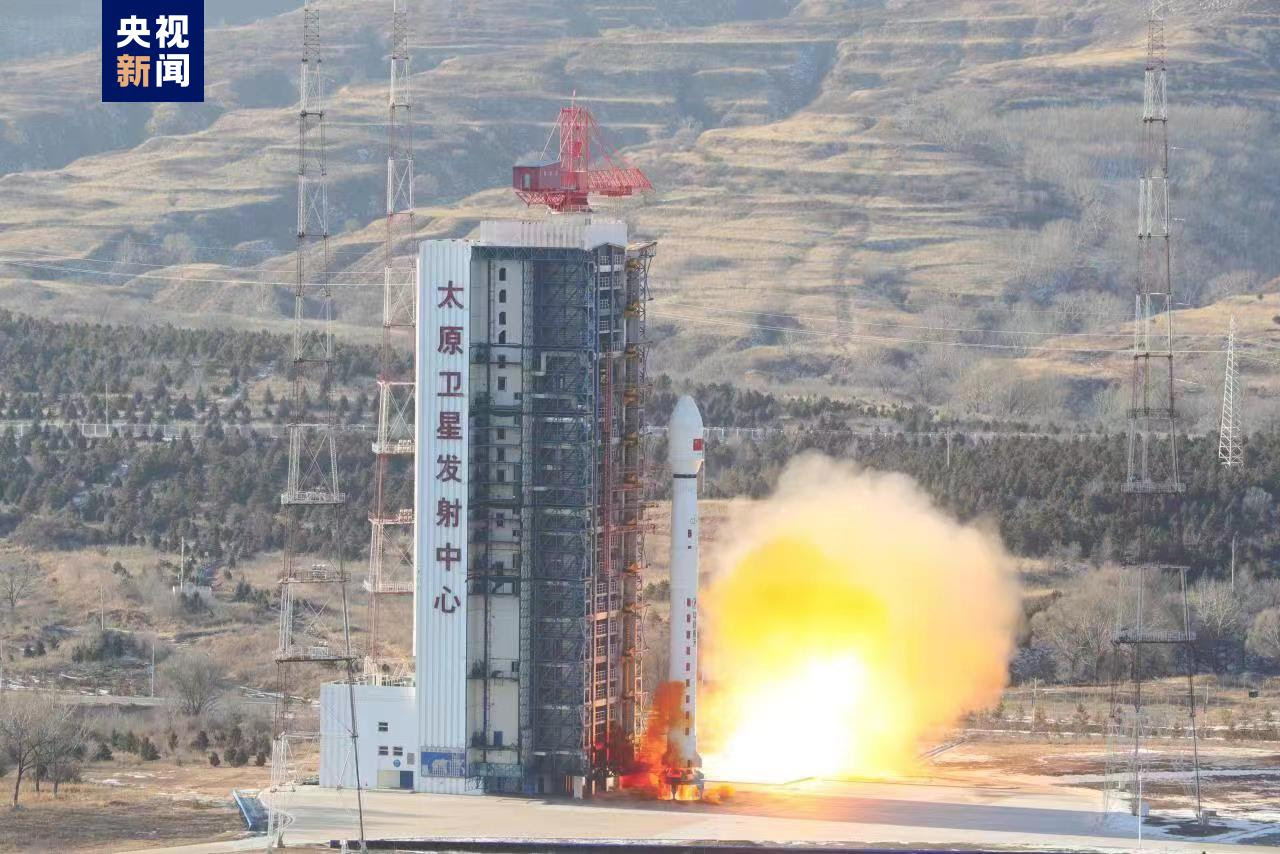 Çin, Gaofen-11 04 uydusunu başarıyla fırlattı