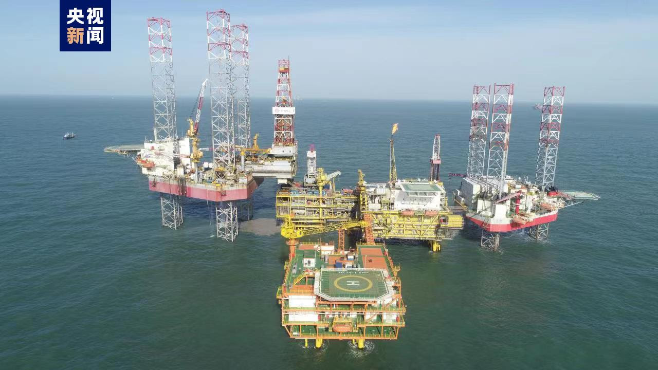 Çin’in en büyük deniz petrol sahası elektrik üretimine başladı