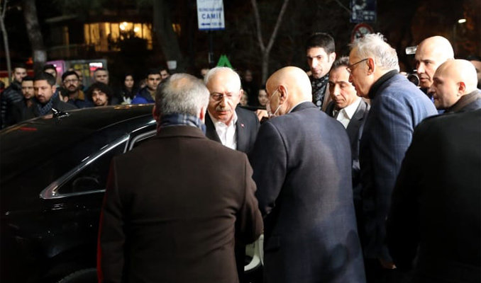 Kılıçdaroğlu, Akşener’i hastanede ziyaret etti