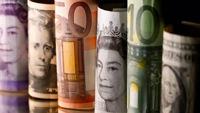 Dolar, euro, sterlin rekor üstüne rekor kırıyor