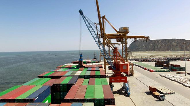 Pakistan’da binlerce konteyner limanda kaldı