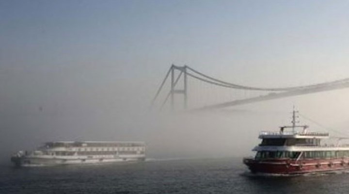Gemi karaya oturdu! İstanbul Boğazı ulaşıma kapandı