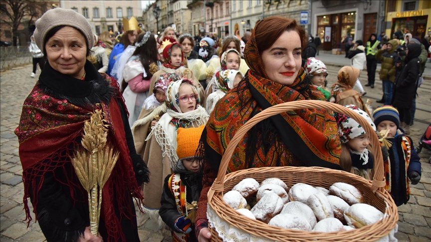 Ukrayna’da savaşa rağmen kutlamalar başladı