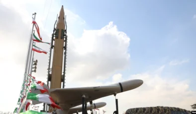 İran yeni bir balistik füze geliştirdiğini açıkladı