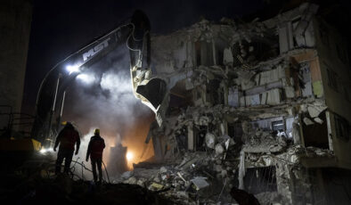 Depremdeki yıkımlarla ilgili 131 tutuklama