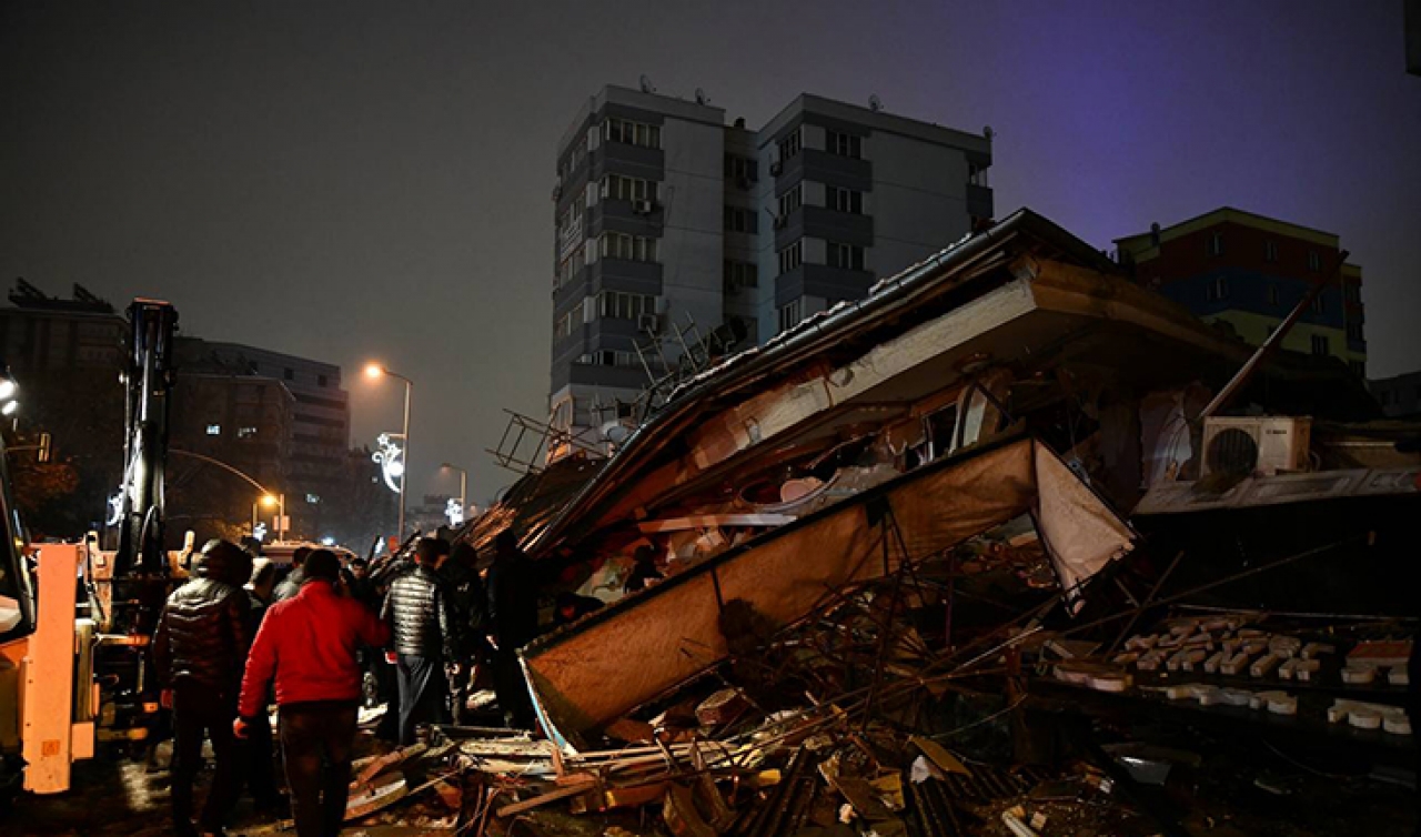Depremde can kaybı 2379’a yükseldi