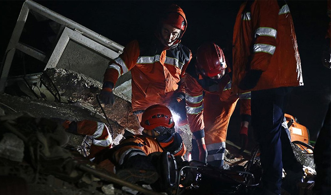 Kahramanmaraş’ta depremler devam ediyor