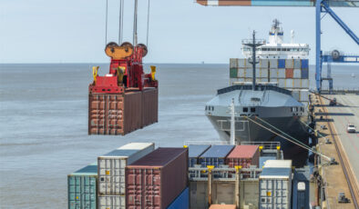 EİB: Düşük kur-düşük faiz politikası ihracattan daha çok ithalatı destekliyor