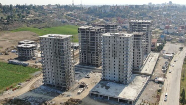 Adana’da yapımı süren inşaatlar durduruldu