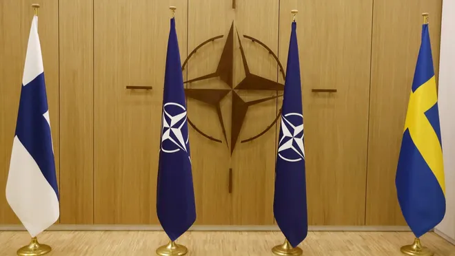 Fransa, Ukrayna’nın NATO’ya üyeliğinden yana