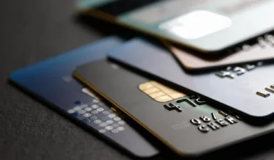 Vatandaşın kredi kartı borcu büyüyor