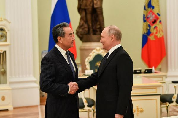 “Çin ile Rusya arasındaki yıllık ikili ticaret hacmi 200 milyar ABD Doları’na ulaşacak”