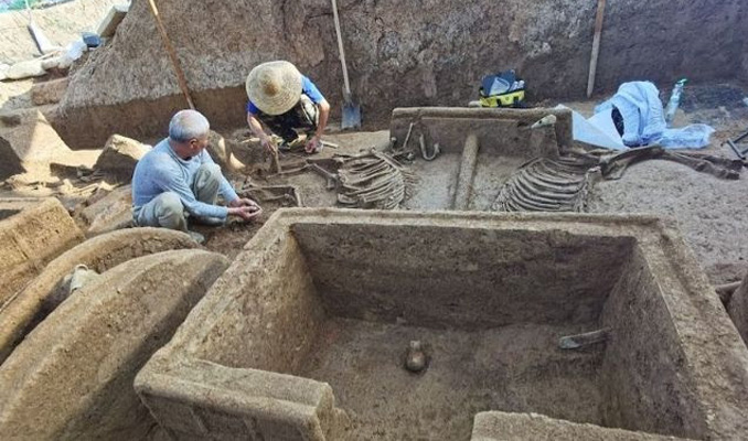 Arkeologlar Çin’in merkezinde 570 antik mezar buldu