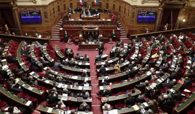 Fransa’da emeklilik yaşını yükselten madde Senato’dan geçti