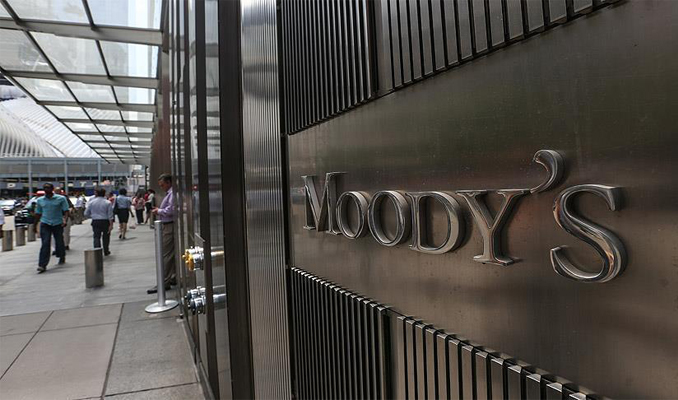 Moody’s’ten Credit Suisse’i alan UBS’e şok