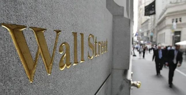Wall Street satıcılı açıldı