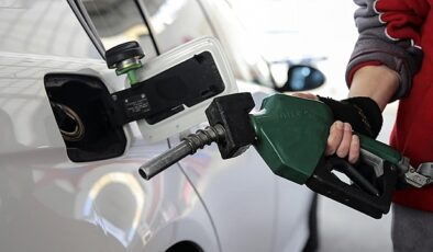 AB benzinli ve dizel otomobilleri yasaklama oylamasını erteledi