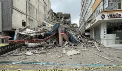 MHP il başkanlığının da bulunduğu ağır hasarlı bina çöktü