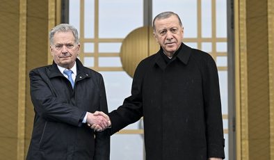 Cumhurbaşkanı Erdoğan, Niinistö’yü resmi törenle karşıladı