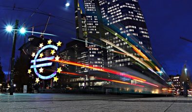 Euro Bölgesi kredilerinde beklentilerin üzerinde sıkılaşma
