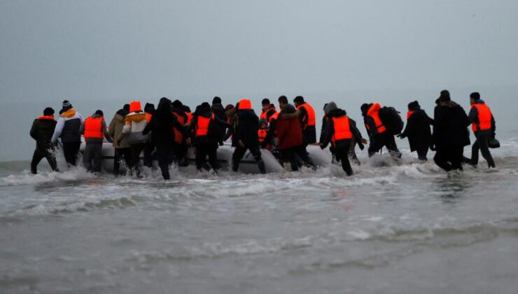İngiltere ve Fransa düzensiz göçle mücadele konusunda anlaştı