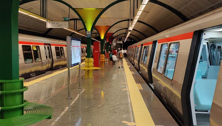 İstanbul’da metro seferlerine miting düzenlemesi