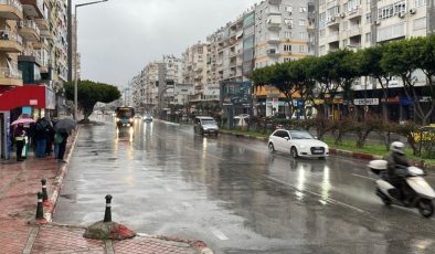 Antalya’da sağanak başladı! Sel uyarısı