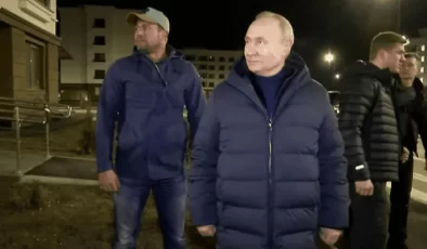 Putin işgal altındaki Mariupol’ü ziyaret etti