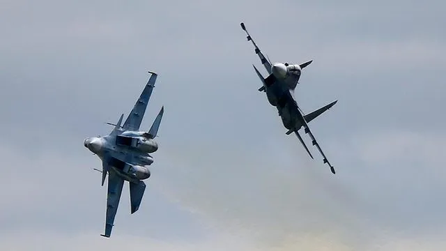 Alman jetlerinden Rus savaş uçaklarına engelleme