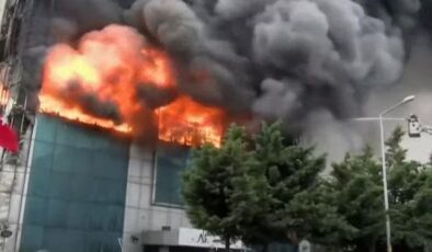 Yeni Akit binasında yangın