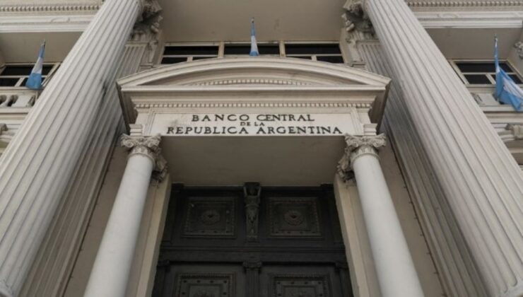 Arjantin Merkez Bankası faiz oranını 1000 baz puan artırdı