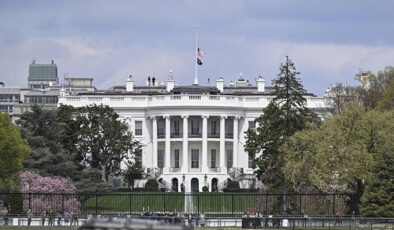 Beyaz Saray, bütçe açığı beklentisini düşürdü