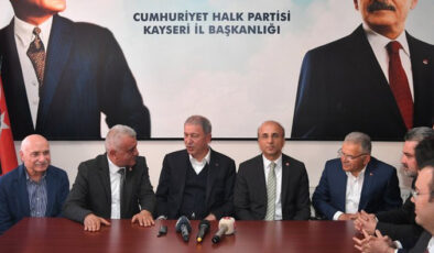 Bakan Akar, CHP ve İYİ Parti’yi ziyaret etti