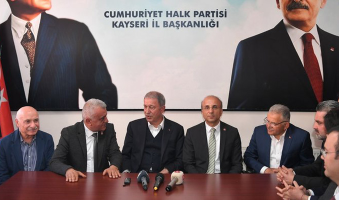 Bakan Akar, CHP ve İYİ Parti’yi ziyaret etti