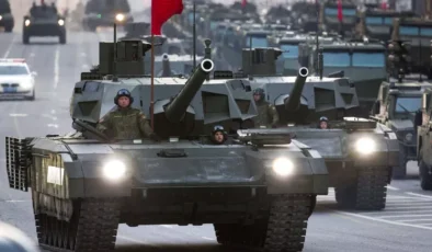 Rusya, T-14 muharebe tanklarını Ukrayna’da cepheye sürdü 