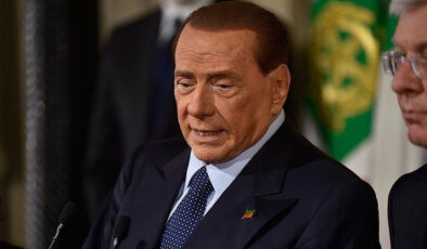 Berlusconi yoğun bakıma kaldırıldı