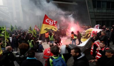 Fransa’da protestocular garları ve borsayı bastı