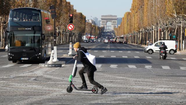 Fransa’da scooterlar yasaklandı