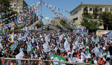 YSP Diyarbakır mitingiyle final yaptı : Selahattin Demirtaş ses kaydı gönderdi