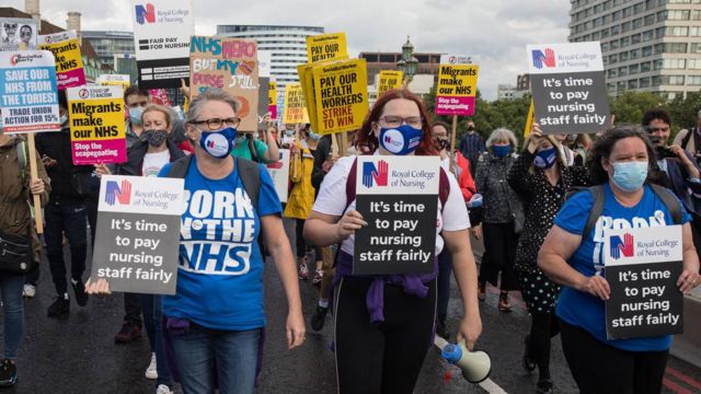 İngiltere’de greve giden sağlık çalışanları ile hükümet anlaştı