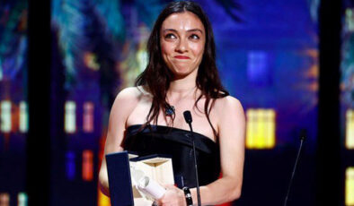 Merve Dizdar, Cannes Film Festivali’nde En İyi Kadın Oyuncu ödülünü aldı
