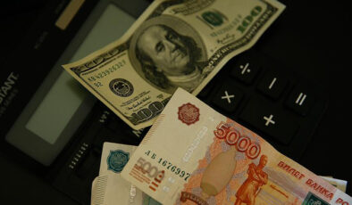 Rusya: Küresel para birimi olarak dolara güvenemeyiz