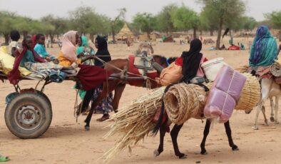 Sudan krizi: Yüz binden fazla insan komşu ülkelere sığındı