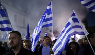 Yunanistan bugün sandığa gidiyor