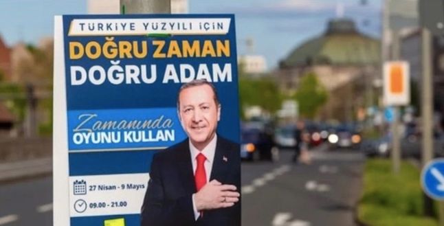 Erdoğan’ın seçim afişleri Almanya’da tepki çekti