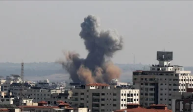 İsrail ordusu Gazze’de 53 ayrı noktayı vurduğunu açıkladı