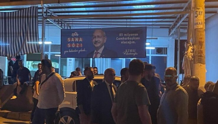 İzmir’de CHP’nin seçim afişlerinin bulunduğu kıraathaneye saldırı