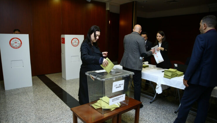 Azerbaycan ve Kırgızistan’da oy verme işlemi başladı