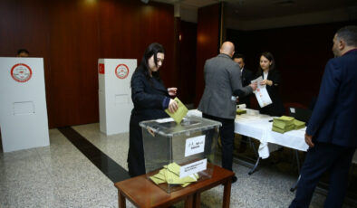 Yurt dışında oy verme işlemleri rekor katılımla tamamlandı