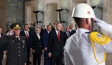 Erdoğan ve yeni bakanlardan Anıtkabir ziyareti
